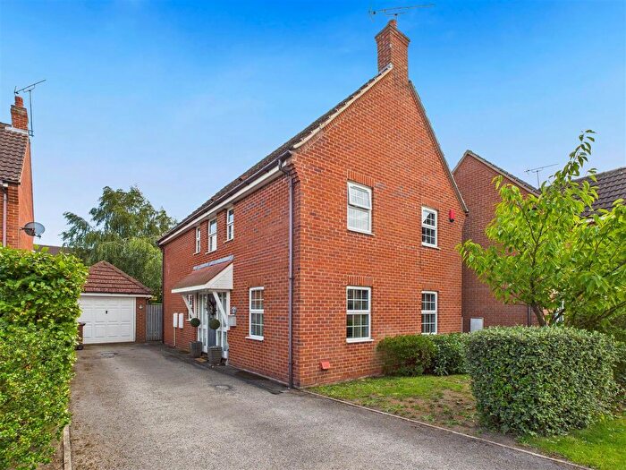 4 Bedroom Detached House For Sale In Myrtle Way, Brough, HU15