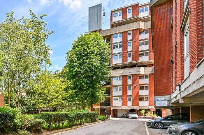 3 Bedroom Flat For Sale In Crayford Road, Tufnell Park, London, N7