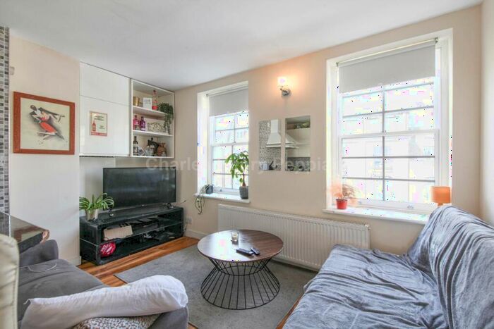 3 Bedroom Apartment To Rent In Essex Road, Islington, N1