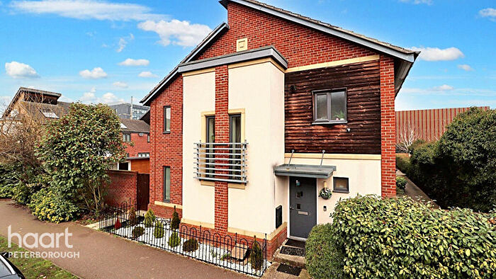 3 Bedroom Semi-Detached House For Sale In Hawksbill Way, Peterborough, PE2