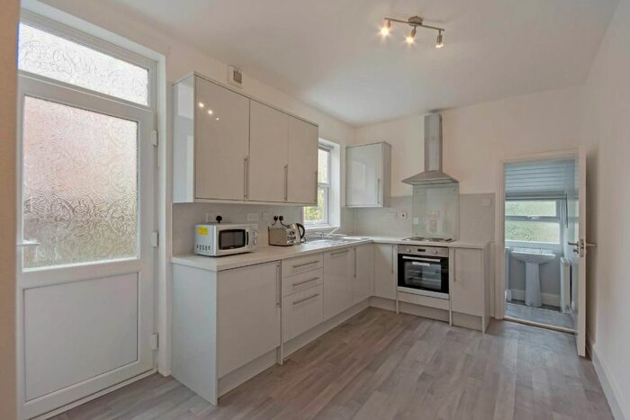 4 Bedroom Terraced House To Rent In Queens Road, Beeston, Nottingham, NG9