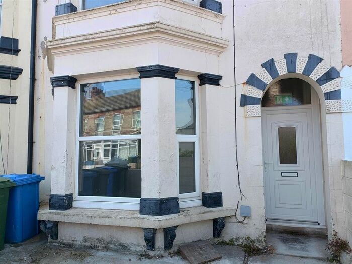 1 Bedroom Flat To Rent In Princes Avenue, Withernsea, HU19