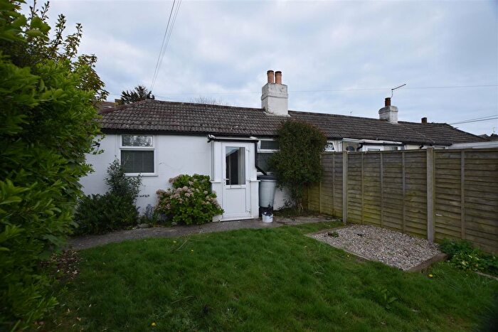 1 Bedroom Bungalow To Rent In Middle Road, Hastings, TN35
