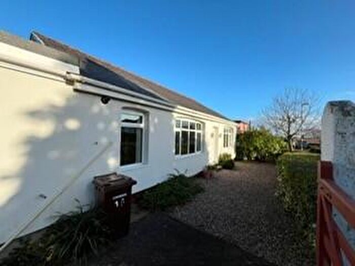 3 Bedroom Detached Bungalow To Rent In Howards Lane, CH61