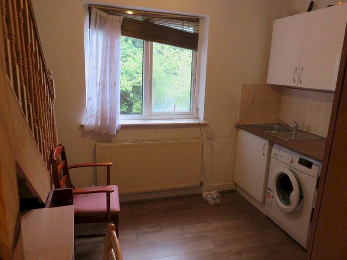 Studio To Rent In Sheaveshill Avenue, Colindale, London, NW9