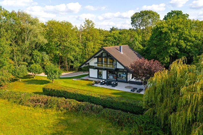 3 Bedroom Detached House For Sale In Offchurch Lane, Radford Semele, Leamington Spa, Warwickshire, CV31