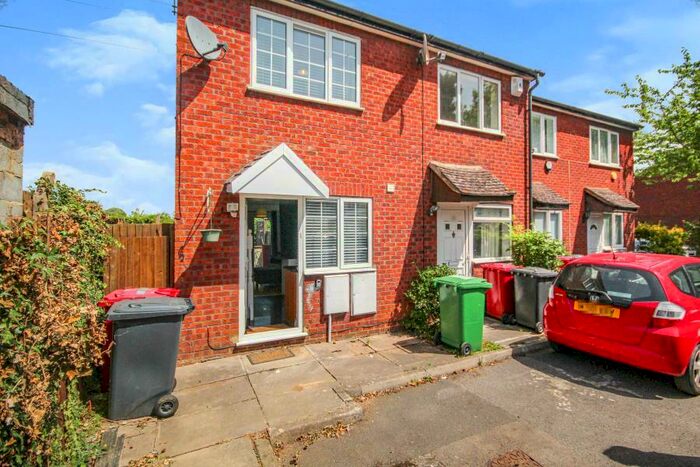 2 Bedroom Terraced House To Rent In Redwood Gardens, Slough, SL1