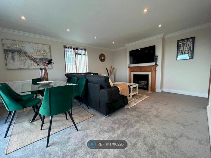 2 Bedroom Flat To Rent In Dollis Hill Lane, London, NW2