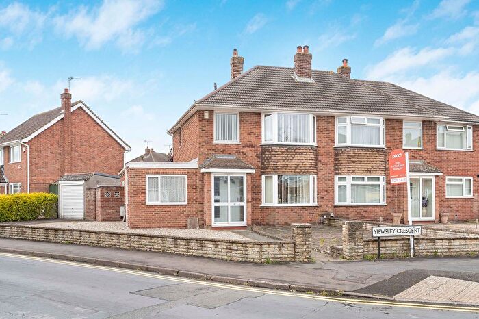 3 Bedroom Semi-Detached House For Sale In Yiewsley Crescent, Swindon, SN3