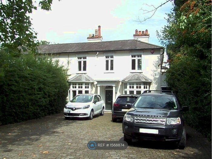 5 Bedroom Semi-Detached House To Rent In Bromley Common, Bromley, BR2