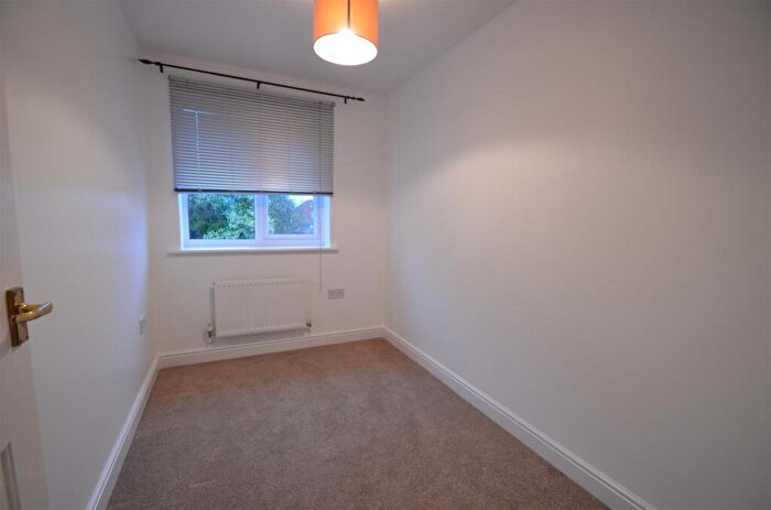 3 Bedroom End Of Terrace House For Sale In Meadow Close, Beeston, SG19