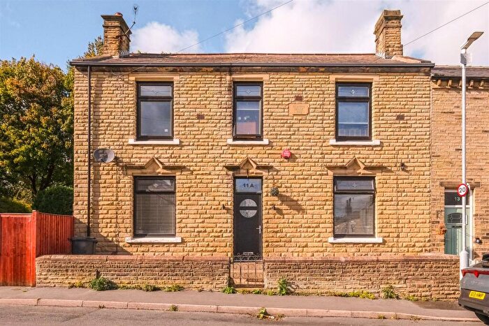 3 Bedroom End Of Terrace House For Sale In Piggott Street, Brighouse, HD6