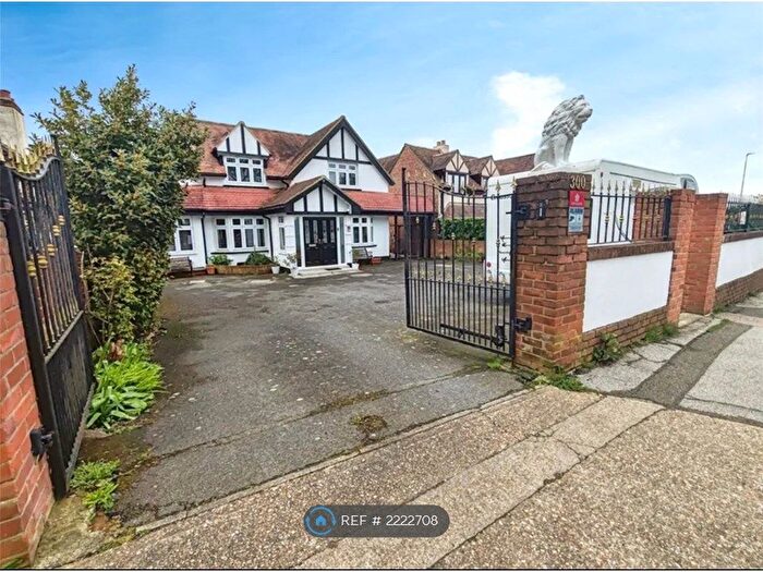 5 Bedroom Detached House To Rent In Maidstone Road, Chatham, ME4