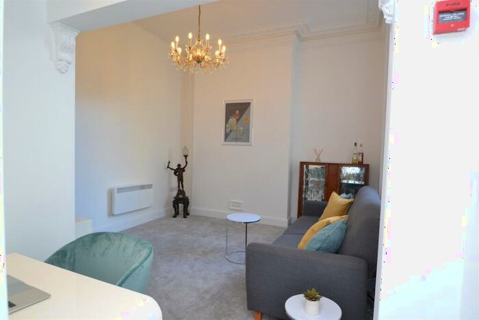 1 Bedroom Flat To Rent In Upper Rock Gardens, Brighton, BN2