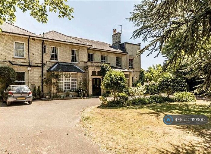 2 Bedroom Flat To Rent In Tankerville, Kingston Upon Thames, KT2