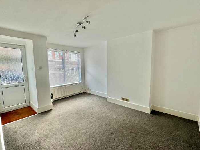 1 Bedroom Apartment For Sale In Marshall Street, Folkestone, Kent, CT19
