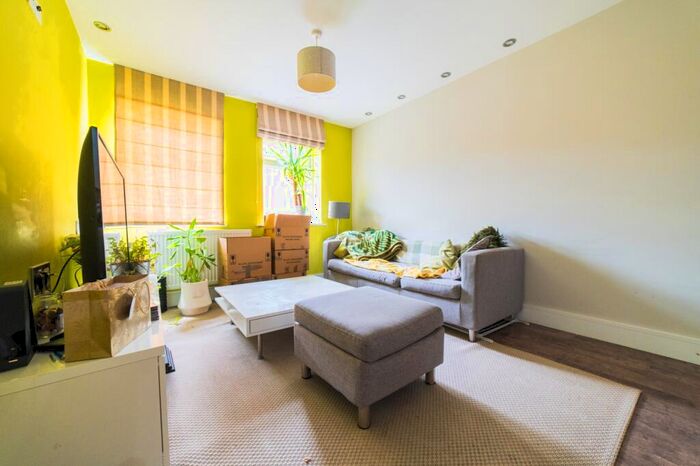 1 Bedroom Flat To Rent In Cedar House, Teal Street, Roath, CF24