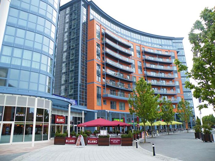 1 Bedroom Apartment To Rent In The Crescent, Gunwharf Quays, PO1