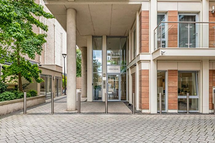 2 Bedroom Flat For Sale In Henry Macaulay Avenue, Kingston Upon Thames, KT2