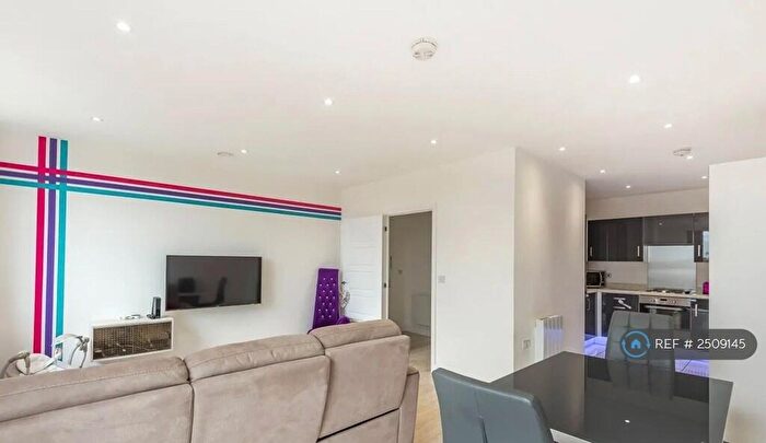 2 Bedroom Flat To Rent In Albers Court, Harrow, HA3