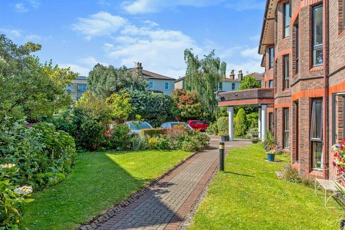 1 Bedroom Apartment For Sale In The Fosseway, Bristol, BS8