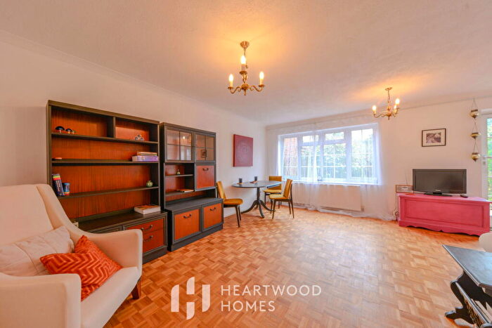 3 Bedroom End Of Terrace House For Sale In Camlet Way, St. Albans, AL3