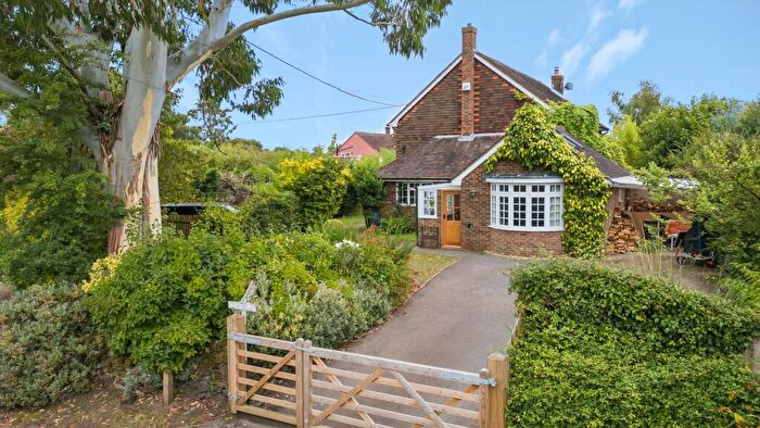 5 Bedroom Detached House For Sale In The Alley, Stedham, GU29