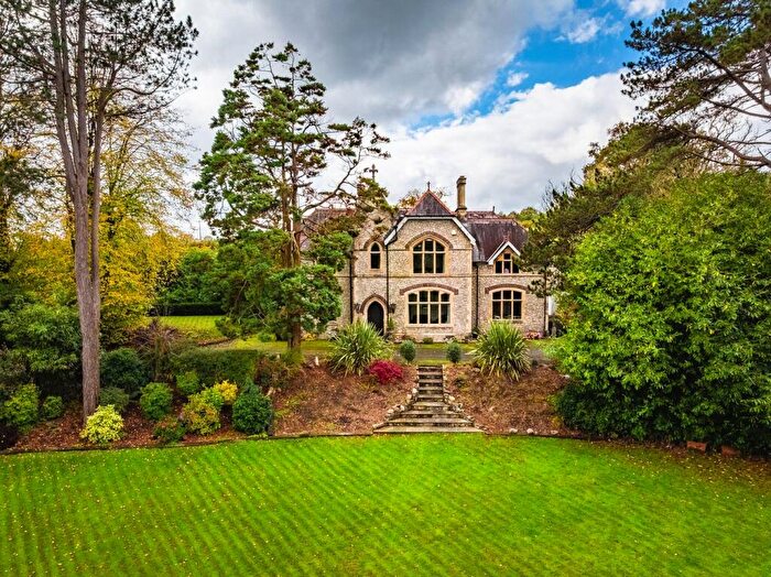 5 Bedroom Detached House For Sale In Llandeilo Road, Llandybie, SA18