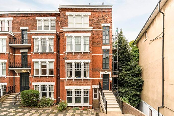 2 Bedroom Flat To Rent In Devonshire Road, Forest Hill, SE23