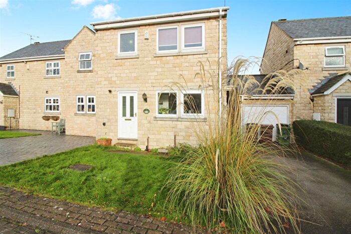 3 Bedroom Link Detached House For Sale In Parlington Villas, Aberford, Leeds, LS25