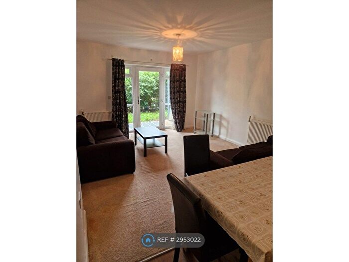 2 Bedroom Flat To Rent In Penny Royal Drive, West Drayton, UB7