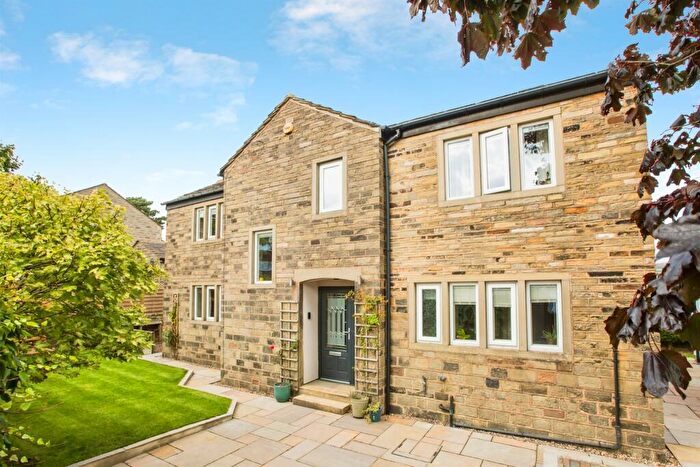 4 Bedroom Detached House For Sale In Towngate, Sowerby Bridge, HX6