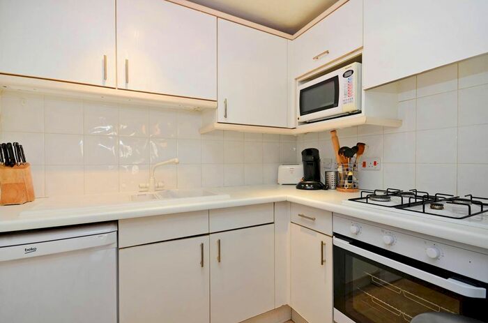 2 Bedroom Flat To Rent In Admiral Walk, Maida Vale, London, W9