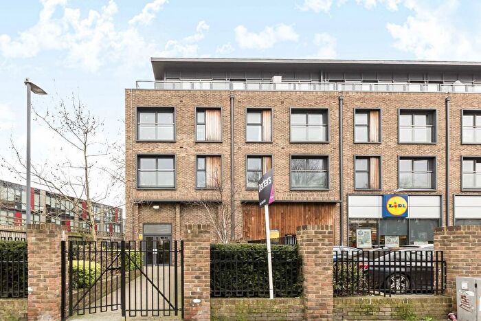 1 Bedroom Flat To Rent In Clapham Road, London, SW9