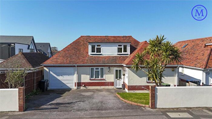 4 Bedroom Chalet For Sale In Pauntley Road, Mudeford, Christchurch, BH23