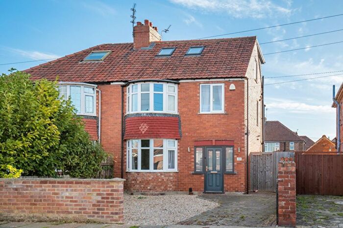 4 Bedroom Semi Detached House To Rent In Whernside Avenue, York, YO31