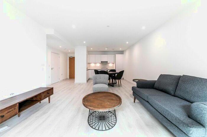 1 Bedroom Flat To Rent In Barratt House, Prince Regent Rd, Hounslow, TW3