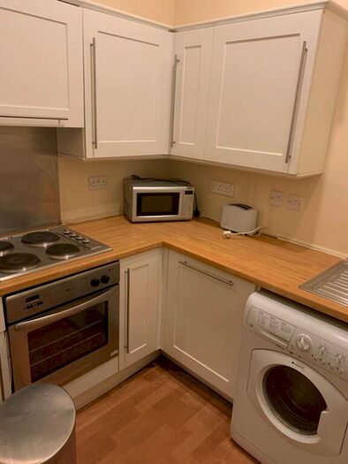 3 Bedroom Flat To Rent In Murieston Crescent, Dalry, Edinburgh, EH11