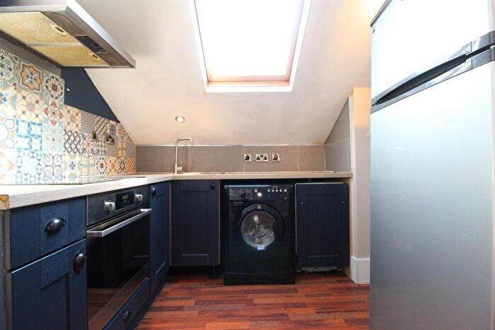 1 Bedroom Apartment To Rent In Vesper Road, Kirkstall, LS5