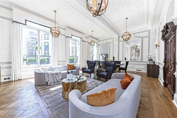 2 Bedroom Flat To Rent In Strand, Fitzrovia Amp; Covent Garden, WC2R