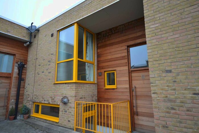 2 Bedroom Property To Rent In Hedgley Mews, London, SE12