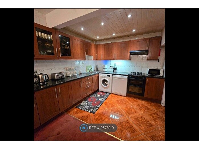 2 Bedroom Maisonette To Rent In Twickenham Gardens, Greenford, UB6