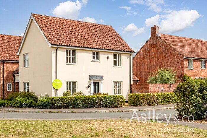 4 Bedroom Link Detached House For Sale In Avocet Rise, Sprowston, Norwich, NR7