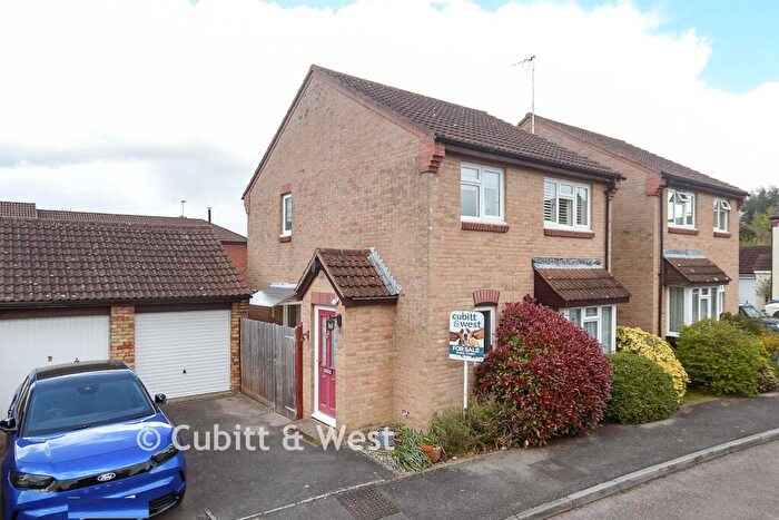 3 Bedroom Detached House For Sale In Arundel Close, Southwater, Horsham, West Sussex, RH13
