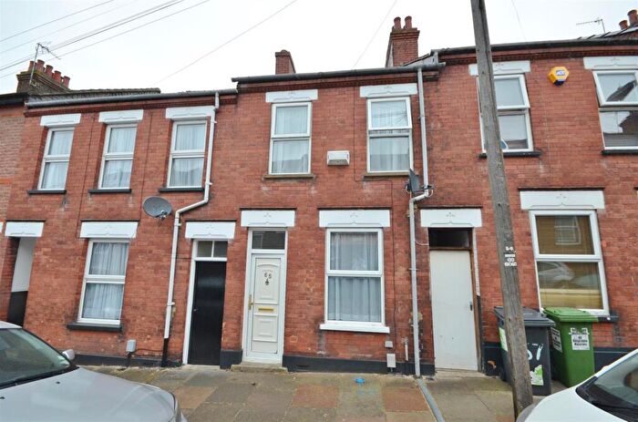 2 Bedroom Terraced House To Rent In Harcourt Street, Luton, LU1