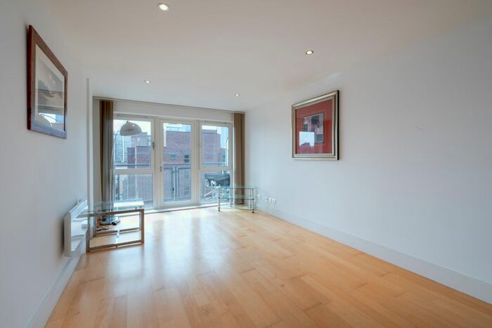 2 Bedroom Flat To Rent In Vauxhall Bridge Road, London, SW1V