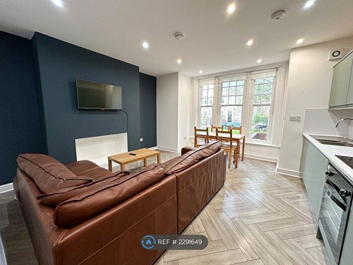 5 Bedroom Maisonette To Rent In North Bank, Newcastle Upon Tyne, NE2