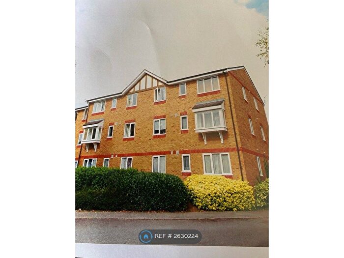 1 Bedroom Flat To Rent In London Road, Hounslow, TW3
