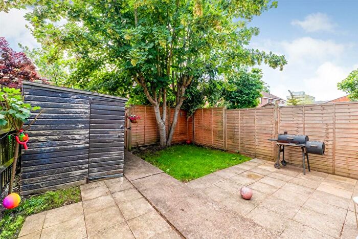 3 Bedroom Terraced House For Sale In Orrian Close, Stratford-Upon-Avon, CV37