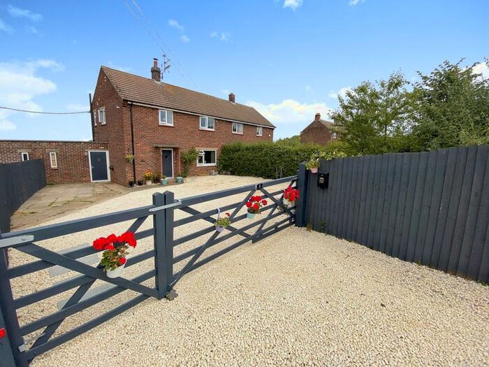 3 Bedroom Semi-Detached House For Sale In Claypole Road, Stubton, Newark, NG23